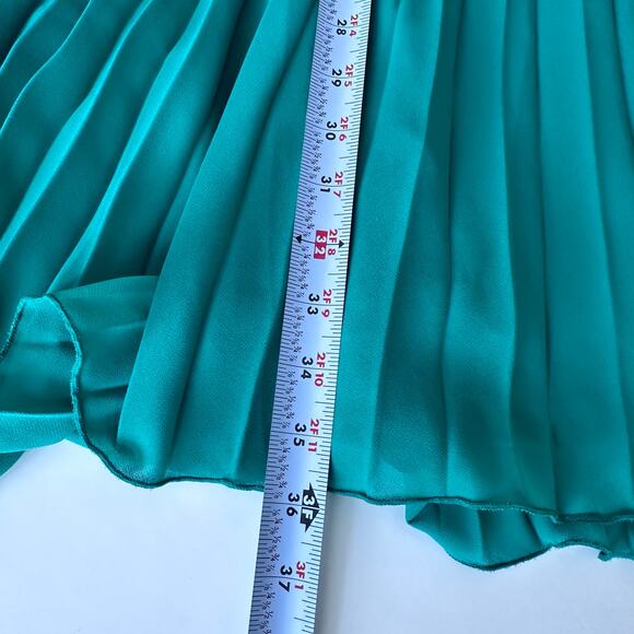 H&M Pleated Party Dress - Picture 6 of 7